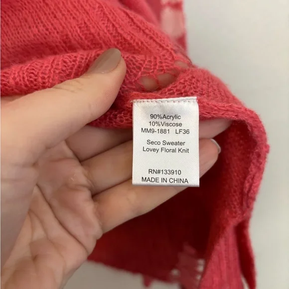 Show Me Your Mumu Seco Sweater Lovey Floral Medium Boho Whimsical Distressed L - Picture 6 of 8